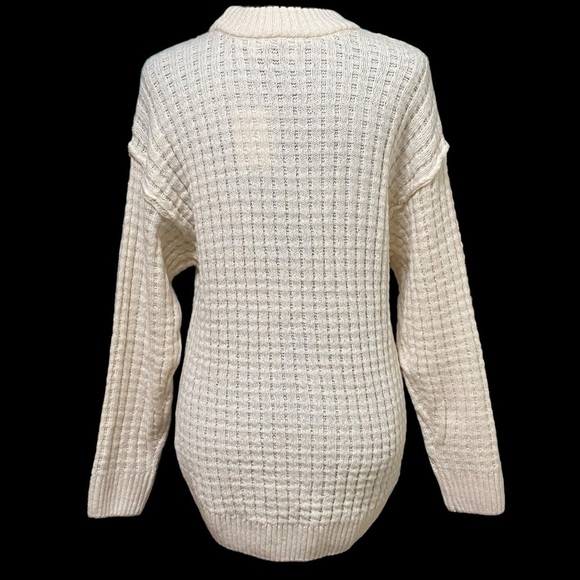 SO Cream Textured Knit Pullover Sweater NWT Small Crew Neck Cozy Soft Layer - Picture 3 of 7